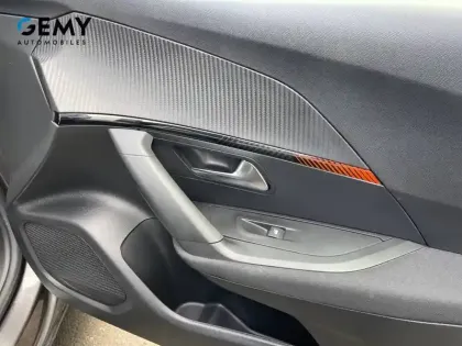 Photo 27 Peugeot 2008  PureTech 100 S&S BVM6