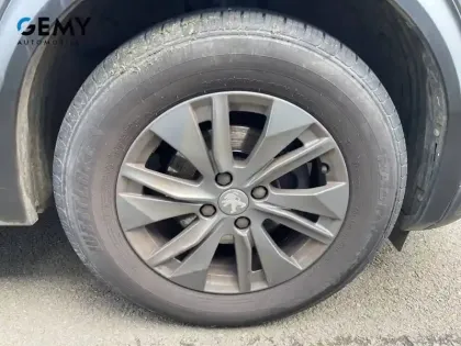 Photo 37 Peugeot 2008  PureTech 100 S&S BVM6