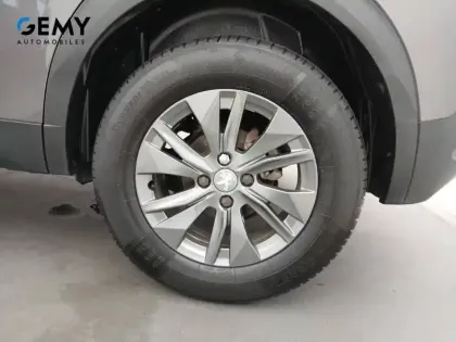 Photo 51 Peugeot 2008  PureTech 100 S&S BVM6