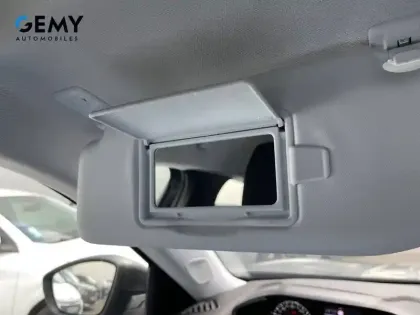 Photo 30 Peugeot 2008  PureTech 100 S&S BVM6