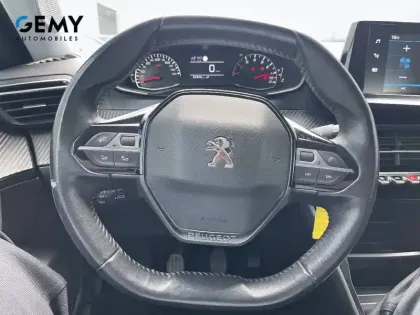 Photo 32 Peugeot 2008  PureTech 100 S&S BVM6