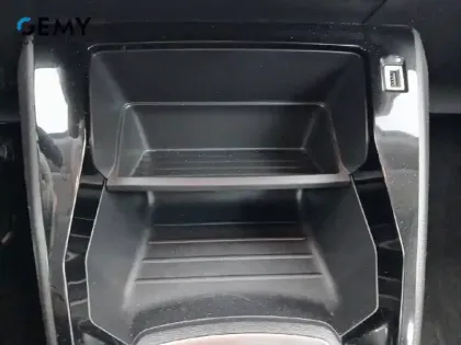 Photo 60 Peugeot 2008  PureTech 100 S&S BVM6