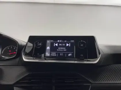 Photo 19 Peugeot 208  PureTech 75 S&S BVM5