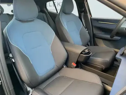 Photo 12 Volvo Ex30  Single Extended Range 272 ch 1EDT