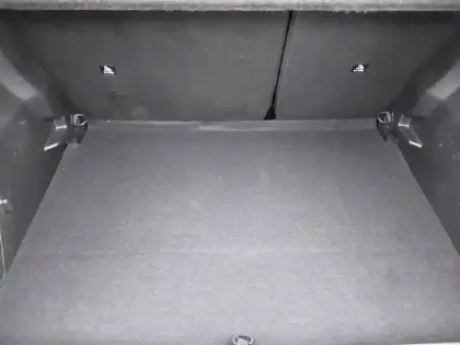 Photo 31 Peugeot 2008  Moteur électrique 136 ch