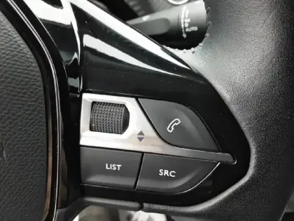 Photo 46 Peugeot 2008  Moteur électrique 136 ch