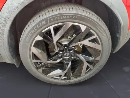 Photo 13 Renault Captur  E-Tech full hybrid 145 ch