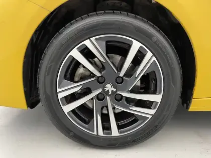 Photo 16 Peugeot 208  PureTech 100 S&S BVM6