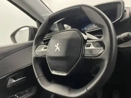 Photo 28 Peugeot 208  PureTech 100 S&S BVM6