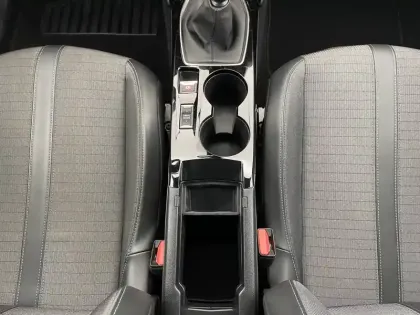 Photo 24 Peugeot 208  PureTech 100 S&S BVM6