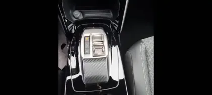 Photo 22 Peugeot 2008  Hybrid 136 e-DCS6