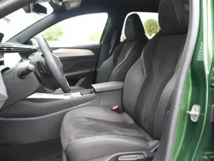 Photo 8 Peugeot 308  PHEV 180ch GT e-EAT8