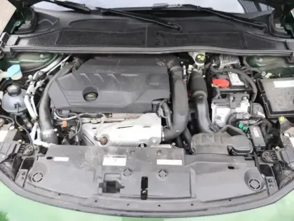 Photo 11 Peugeot 308  PHEV 180ch GT e-EAT8