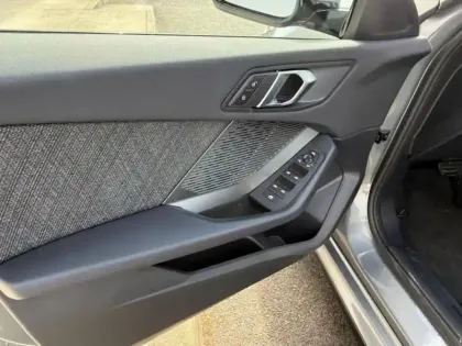 Photo 10 BMW Serie 1 Série 1 120dA 163ch M Sport Design DKG7