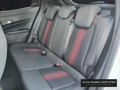 Photo 9 Alfa Romeo Junior  1.2 Ibrida 145ch Speciale e-DCT6