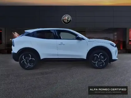 Photo 3 Alfa Romeo Junior  1.2 Ibrida 145ch Speciale e-DCT6