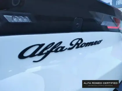 Photo 12 Alfa Romeo Junior  1.2 Ibrida 145ch Speciale e-DCT6