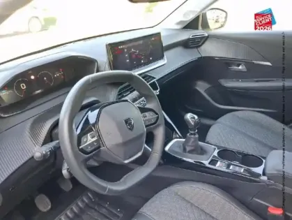 Photo 44 Peugeot 208  1.2 PureTech 100ch S/S Allure Camera Carplay