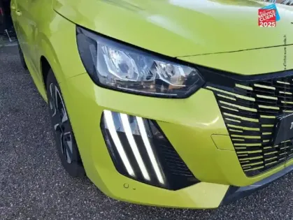 Photo 12 Peugeot 208  1.2 PureTech 100ch S/S Allure Camera Carplay