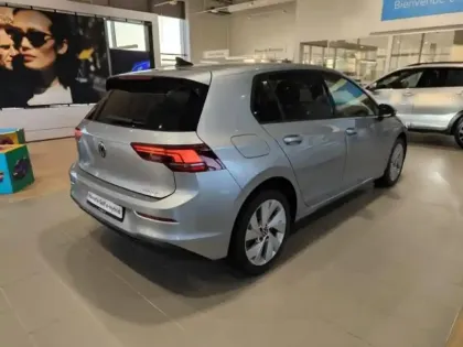 Photo 9 Volkswagen Golf  1.5 eHybrid 204ch VW Edition DSG6