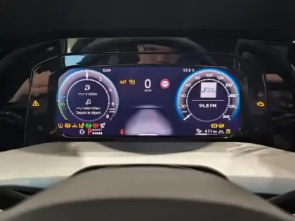 Photo 14 Volkswagen Golf  1.5 eHybrid 204ch VW Edition DSG6