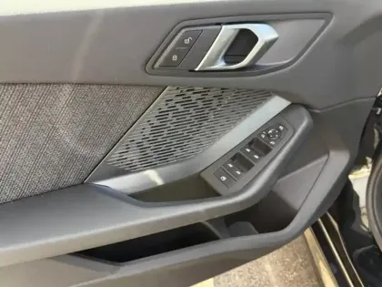 Photo 10 BMW Serie 1 Série 1 120dA 163ch M Sport Design DKG7