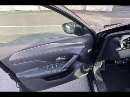 Photo 13 Peugeot 408  Hybrid 136ch GT e-DCS6