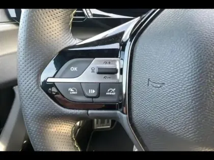 Photo 14 Peugeot 408  Hybrid 136ch GT e-DCS6