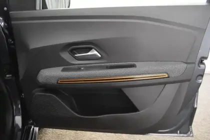 Photo 16 Dacia Sandero TCe 90 - 22 Stepway Confort