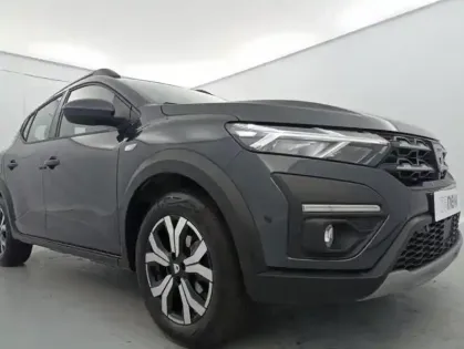 Photo 1 Dacia Sandero TCe 90 - 22 Stepway Confort