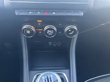 Photo 35 Renault Captur  TCe 90