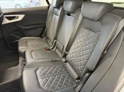 Photo 15 Audi Q8  60 TFSI e 462 Tiptronic 8 Quattro