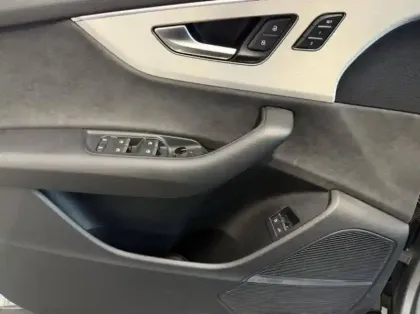 Photo 21 Audi Q8  60 TFSI e 462 Tiptronic 8 Quattro