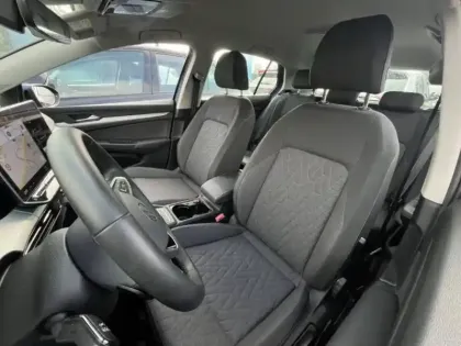 Photo 6 Volkswagen Golf  1.5 eTSI EVO2 116 DSG7