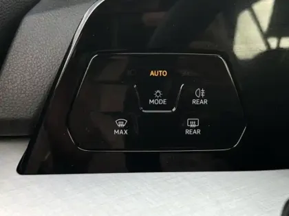 Photo 26 Volkswagen Golf  1.5 eTSI EVO2 116 DSG7