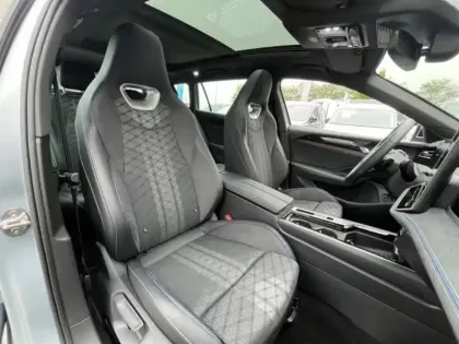 Photo 18 Volkswagen Passat  1.5 eHybrid 272 DSG6