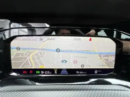 Photo 9 Volkswagen Golf  1.5 eTSI OPF 130 DSG7