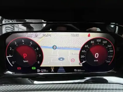 Photo 12 Volkswagen Golf  1.5 eTSI OPF 130 DSG7