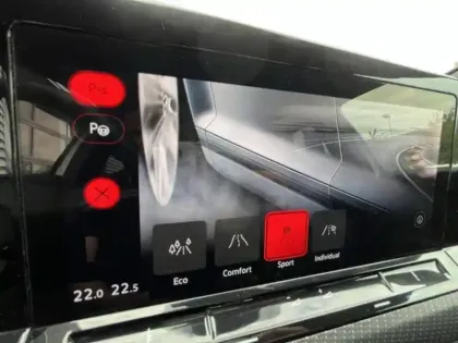 Photo 17 Volkswagen Golf  1.5 eTSI OPF 130 DSG7