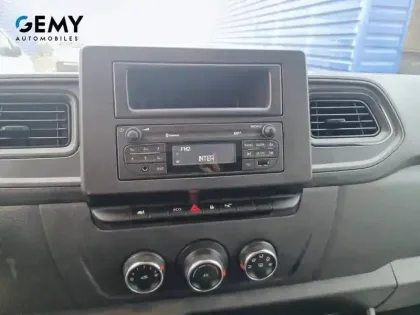 Photo 35 Renault Master  FGN TRAC F3500 L2H2 BLUE DCI 135