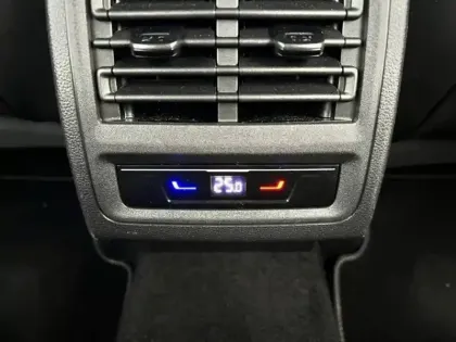 Photo 14 Volkswagen Golf  SW 1.5 eTSI OPF 150 DSG7