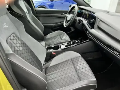 Photo 8 Volkswagen Golf  SW 1.5 eTSI OPF 150 DSG7