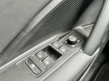 Photo 16 Volkswagen Tiguan  1.5 eTSI 150ch DSG7