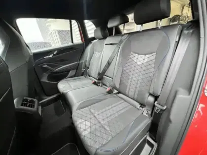 Photo 6 Volkswagen Tiguan  1.5 eTSI 150ch DSG7