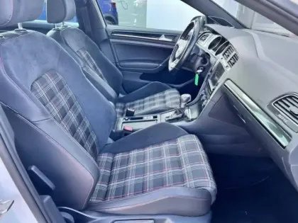 Photo 28 Volkswagen Golf  2.0 TSI 230 BlueMotion Technology DSG6