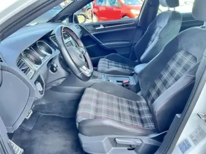 Photo 26 Volkswagen Golf  2.0 TSI 230 BlueMotion Technology DSG6