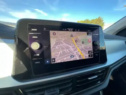 Photo 43 Volkswagen T-roc  1.0 TSI 116 Start/Stop BVM6