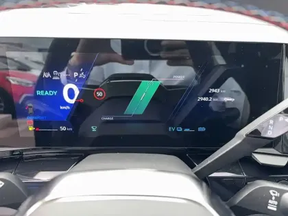 Photo 12 Renault Espace  E-Tech full hybrid 200 GSR2