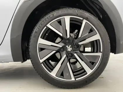 Photo 15 Peugeot 208  PureTech 100 S&S EAT8