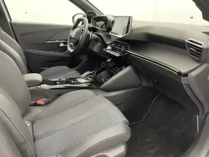 Photo 33 Peugeot 208  PureTech 100 S&S EAT8